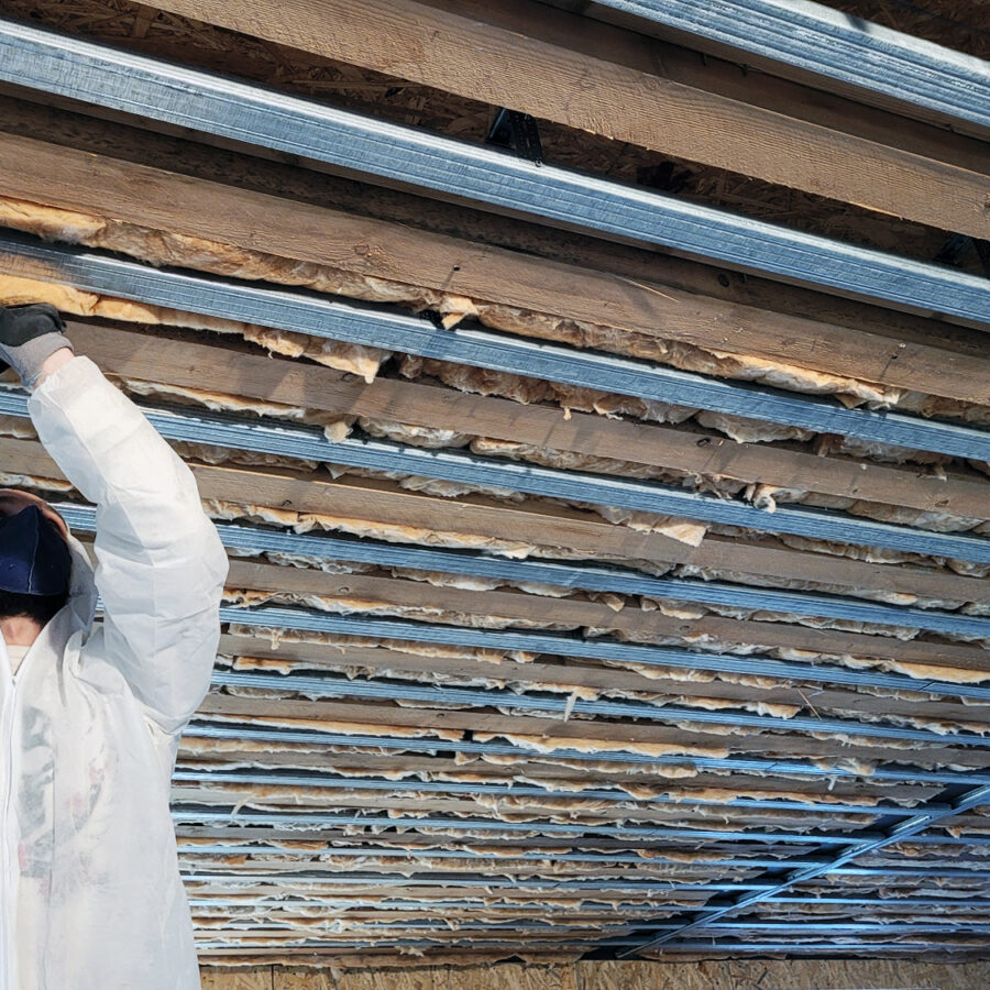 dachbodenausbau dichtung bauarbeiter